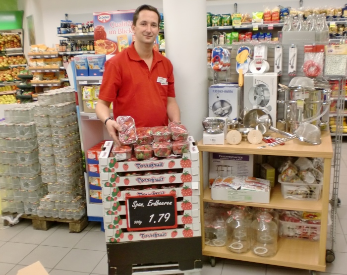 2012 - Martin Huber übernimmt die Filialleitung des Supermarkts